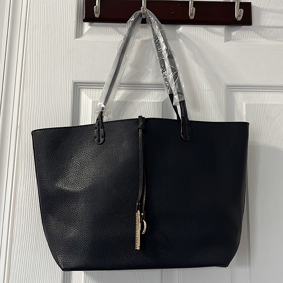 2/$60 Women Faux Leather Multiway Tote Bag 2Pcs! - Picture 3 of 7